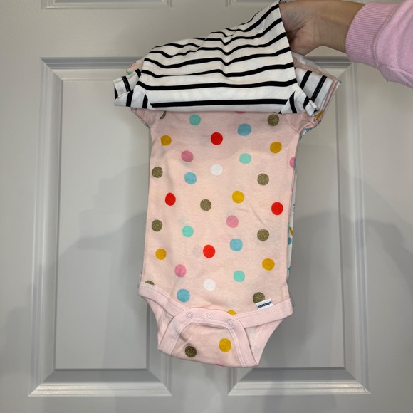 Gerber Organic Baby Bodysuits Size 3-6 Months Rainbow Love You Stripe - Picture 5 of 6